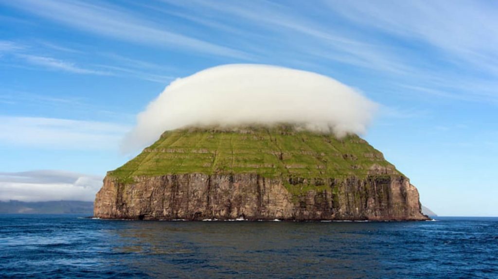 Lítla Dímun: a ilha que tem sua própria nuvem