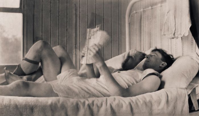 Casal publica fotos inéditas de homens apaixonados entre 1850 e 1950