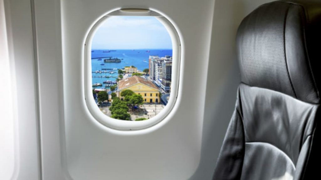 Por que as janelas do avião são redondas?