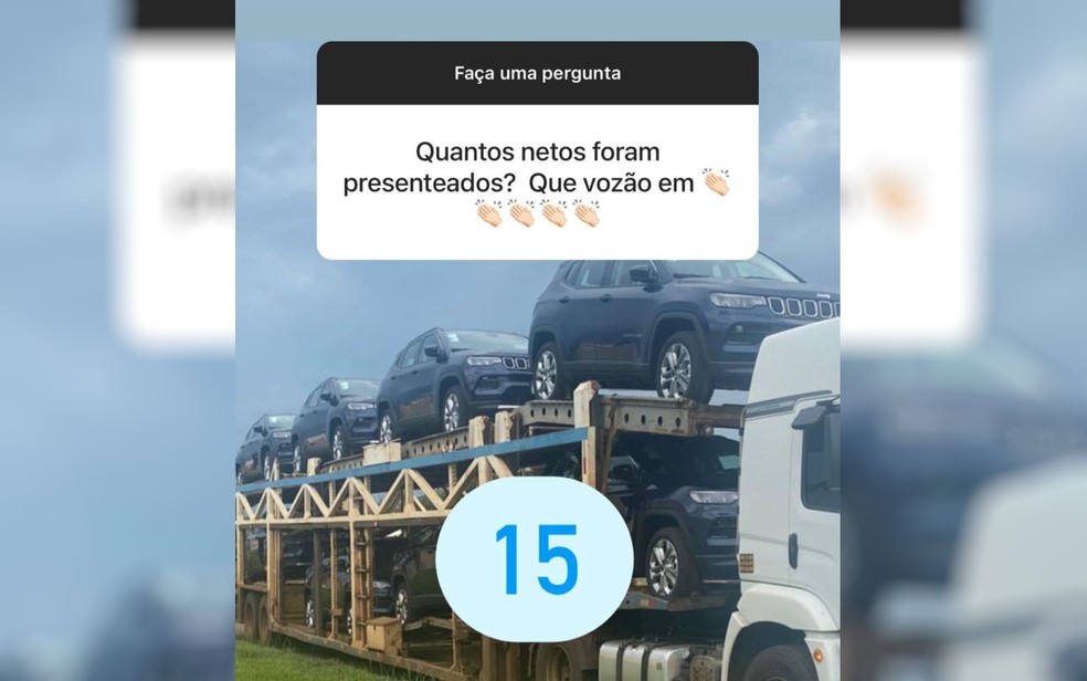 Prefeito presenteia 15 netos com carros de luxo em Goiás