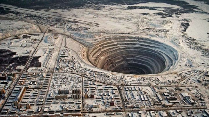A mina de diamantes Mirny pode ser o buraco mais misterioso de todos os tempos
