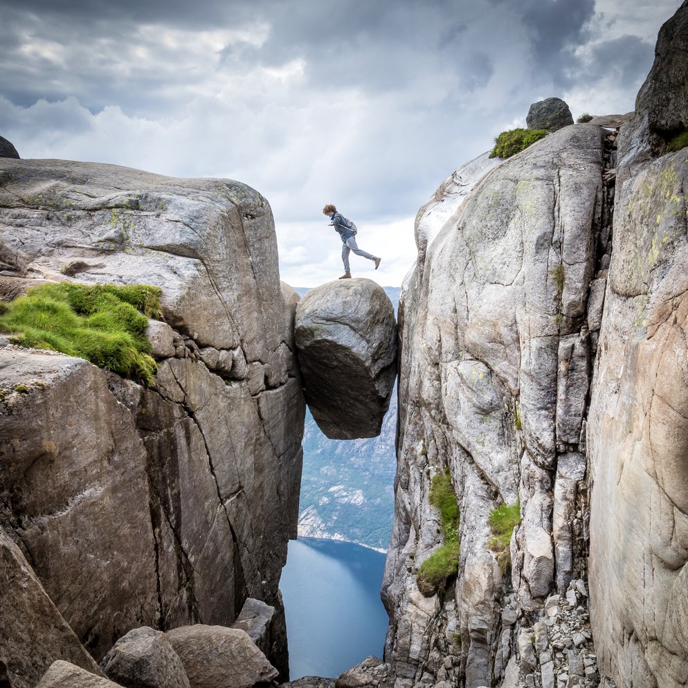 Kjeragbolten, Noruega – Uma pedra "ideal" para fotos em um abismo de 984 metros de profundidade