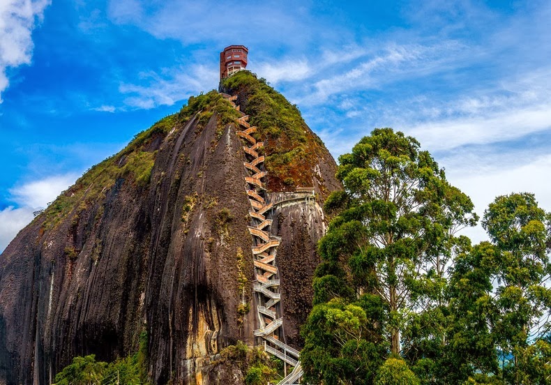 La Piedra Del Peñol, um imenso monolito colombiano